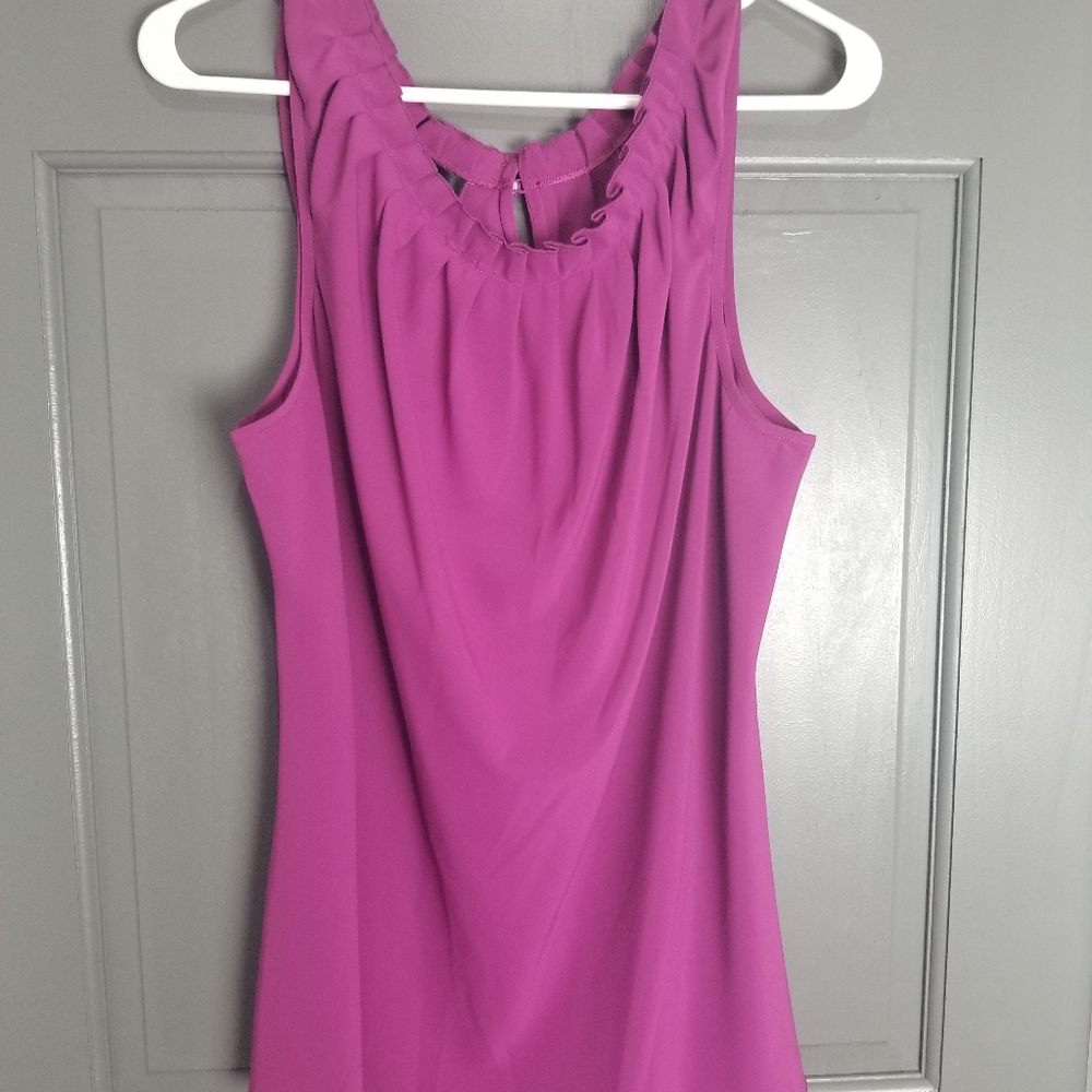 NWOT womens flowy top, neckline details sz L/XL